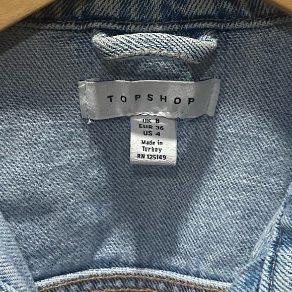 TOPSHOP Hacked off Cropped Denim Jacket in Light Wash Size 4 - Picture 5 of 7